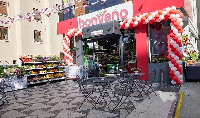 Yeme içme çözümleri ile market ürünlerini bir arada sunan BonVeno, İstanbul'da açıldı