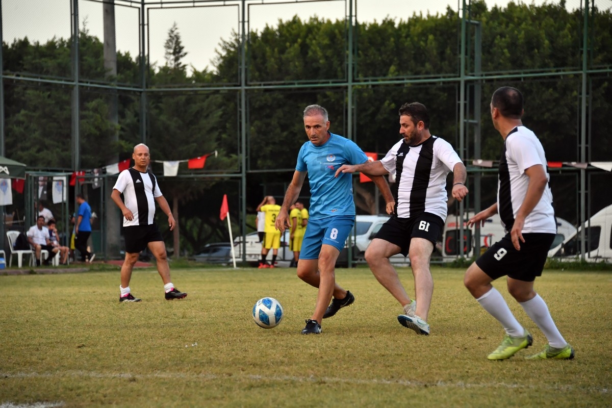 Mersin Büyükşehir Belediyesi 40 Yaş Üstü Futbol Turnuvası Sona Erdi