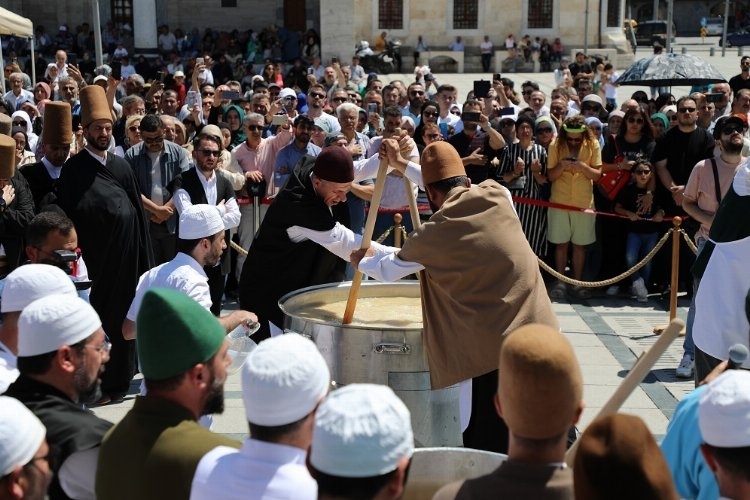 Konya’da gelenek Mevlana Meydanı'nda yaşatıldı