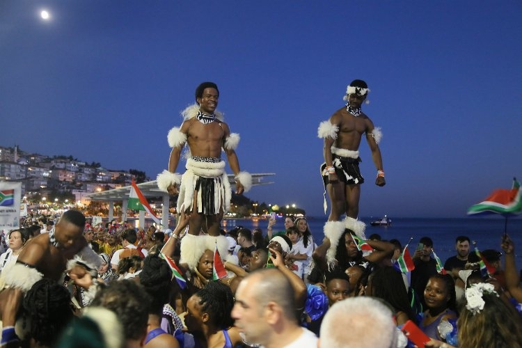 Büyükçekmece'de festival Rio Karnavalını aratmadı