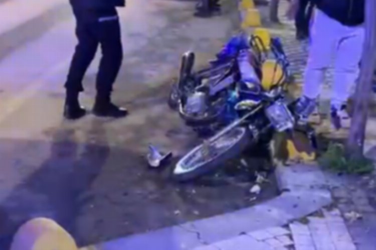 Edirne Keşan'da otomobil motosiklete çarptı: 2 yaralı