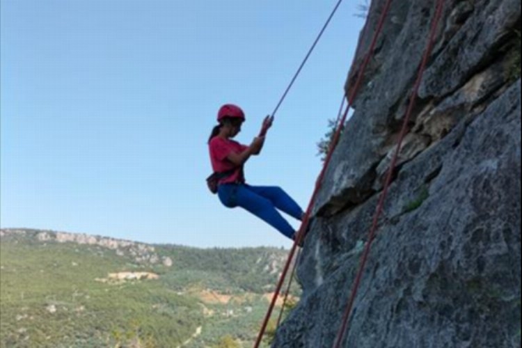 Bursa İnegöl'de küçük dağcılar performanslarını sergiledi