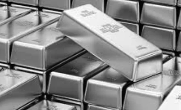 Gümüş Fiyatları Rekora Yakın: Ons 62,5 Dolar Seviyesinde Tutunuyor