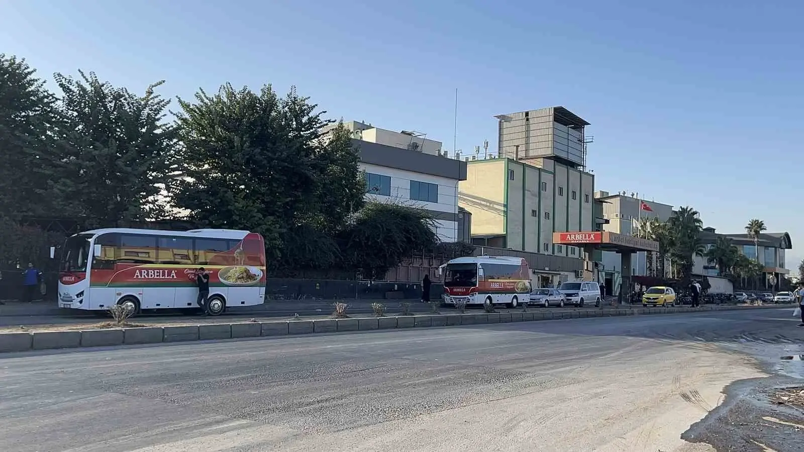 Mersin’de bakliyat fabrikasına uzun namlulu saldırı