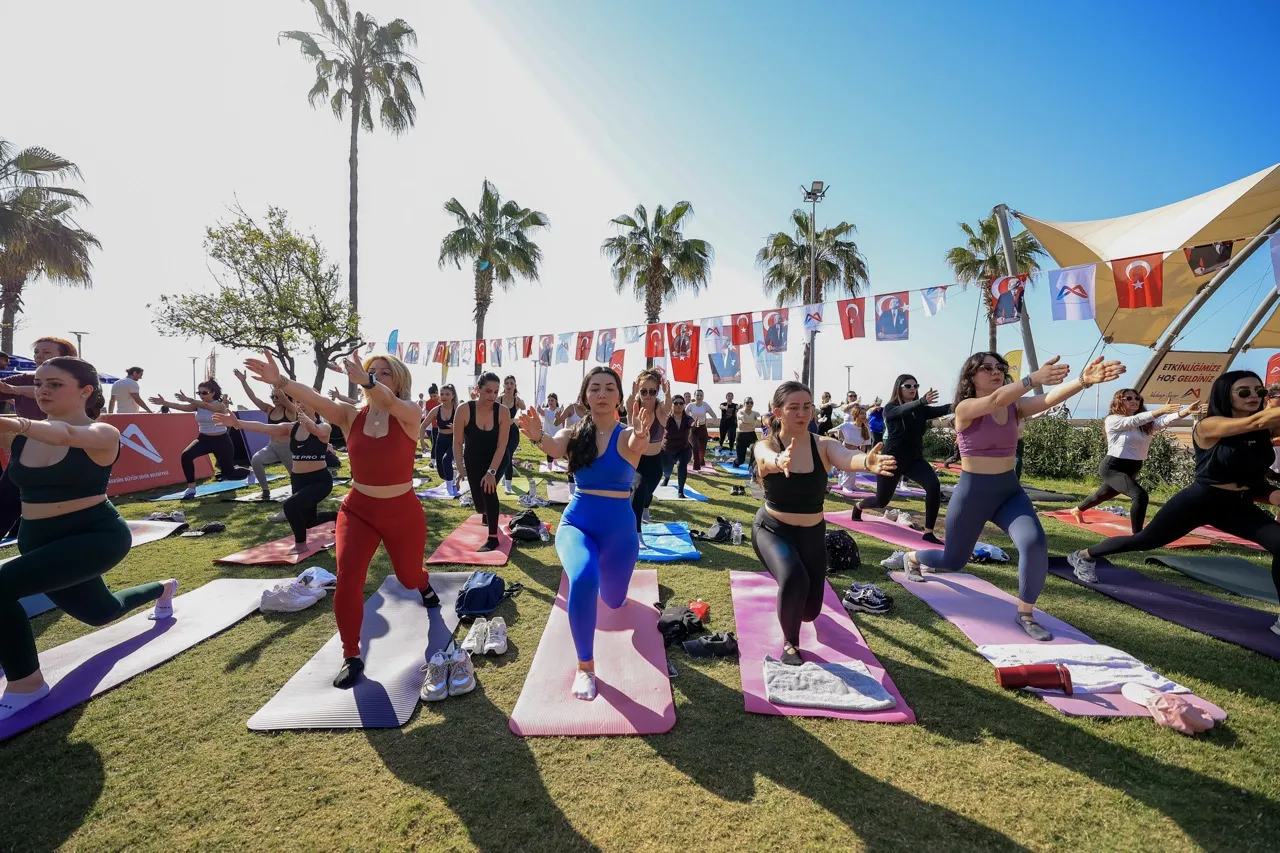 Mersin Sahili Hareketlendi: 7’den 77’ye Herkes Bahar Şenliğinde Buluştu!