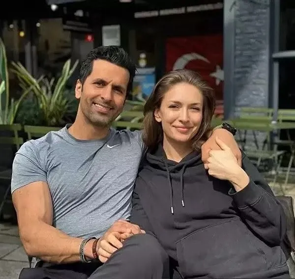Melis Sezen Evlilik Hayatını Anlattı: Kedilerimle İyi Anlaşıyor