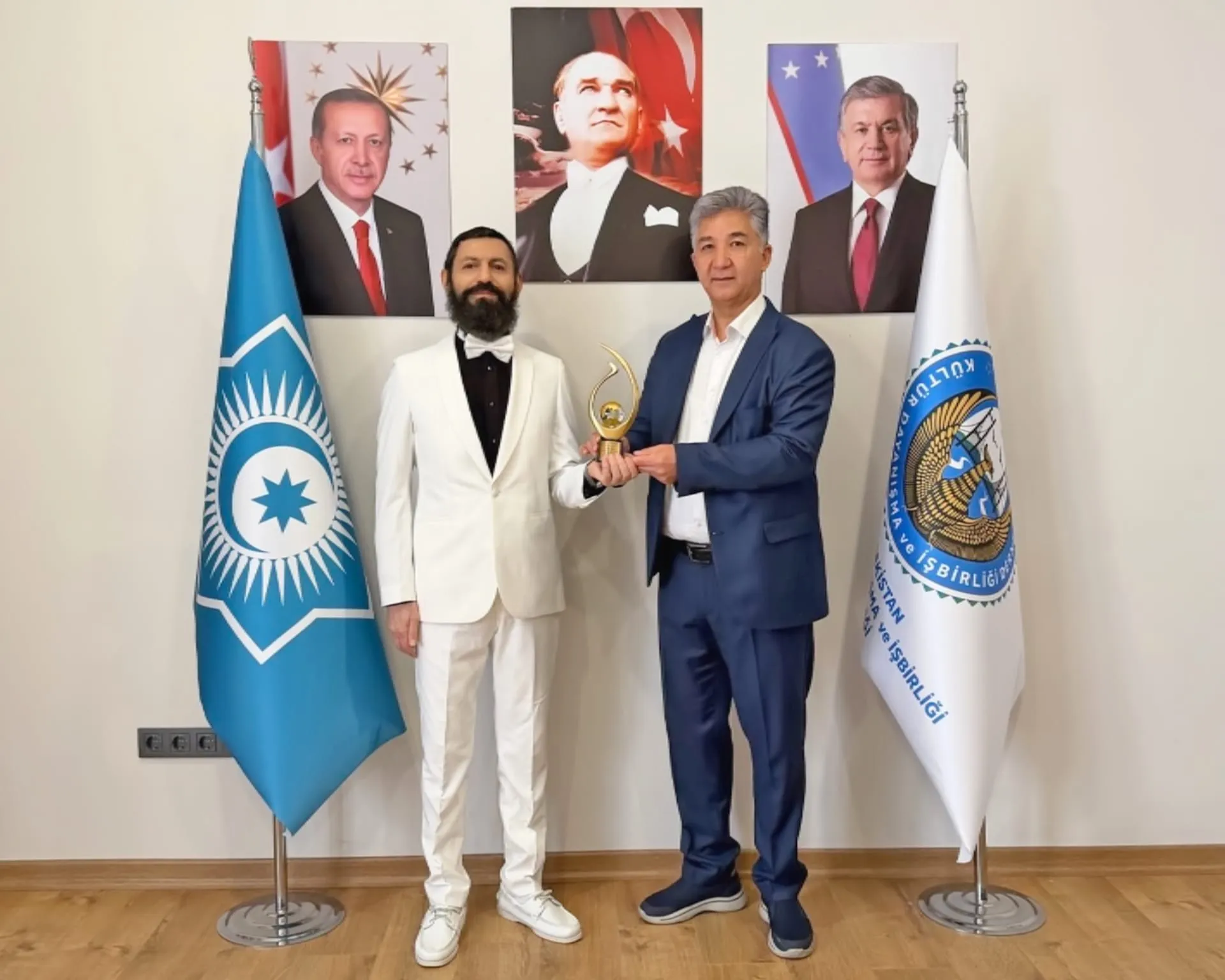 Akif Manaf’a “Kültür ve Barış Ödülü” Verildi! Küresel Barış Çalışmaları Bir Kez Daha Taçlandırıldı